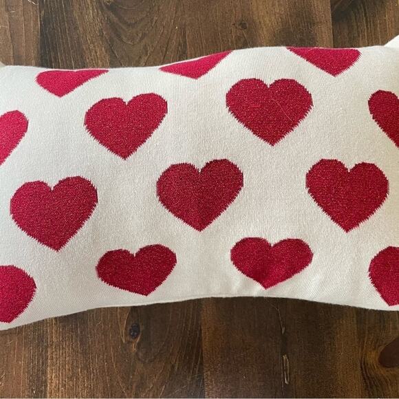 ⭐️ Novogratz Heart Design Rectangle Soft Comfortable Pillow Red Cream Color - Picture 6 of 6